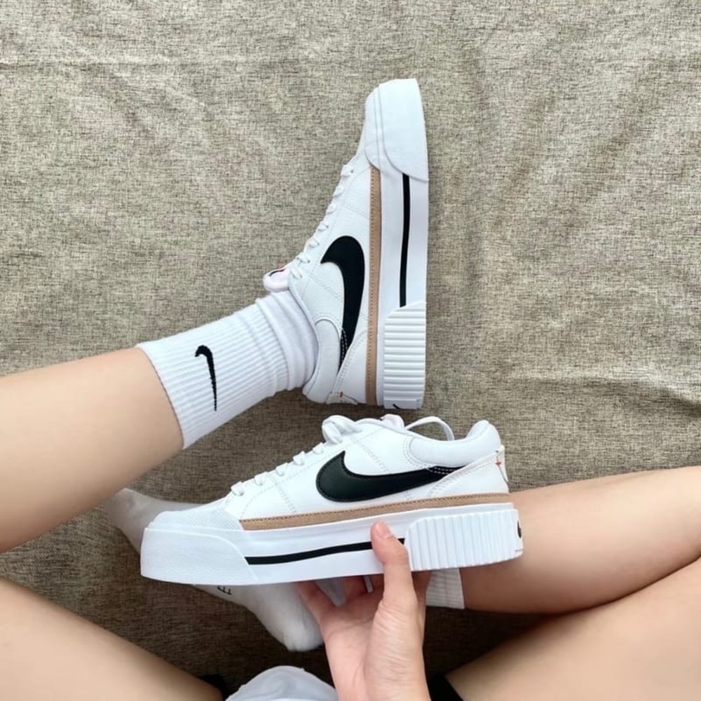 Nike White and Black Women's Sneakers